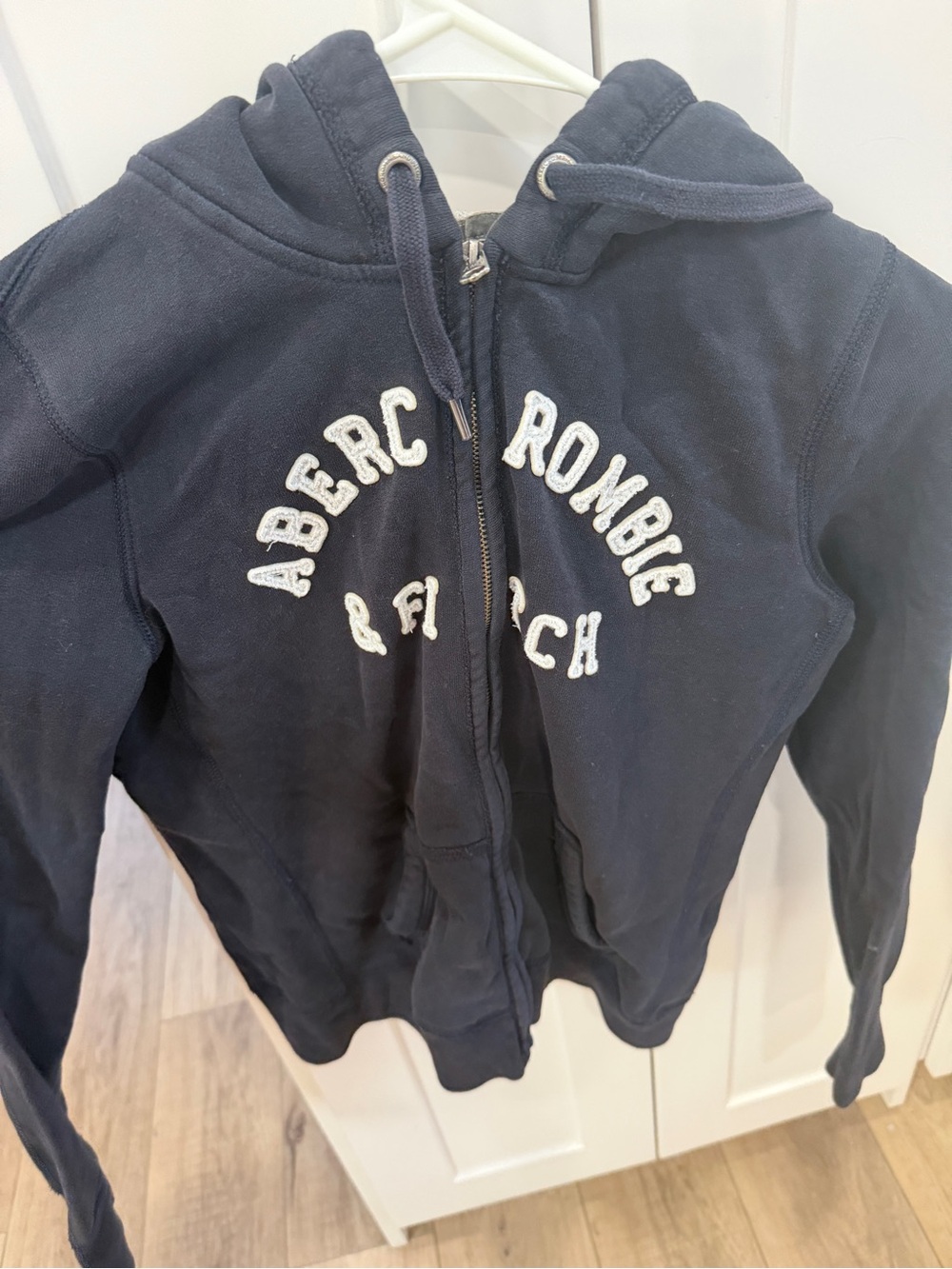 Abercrombie & Fitch Navy Zip-Front Hoodie with White Lettering - Picture 6 of 6